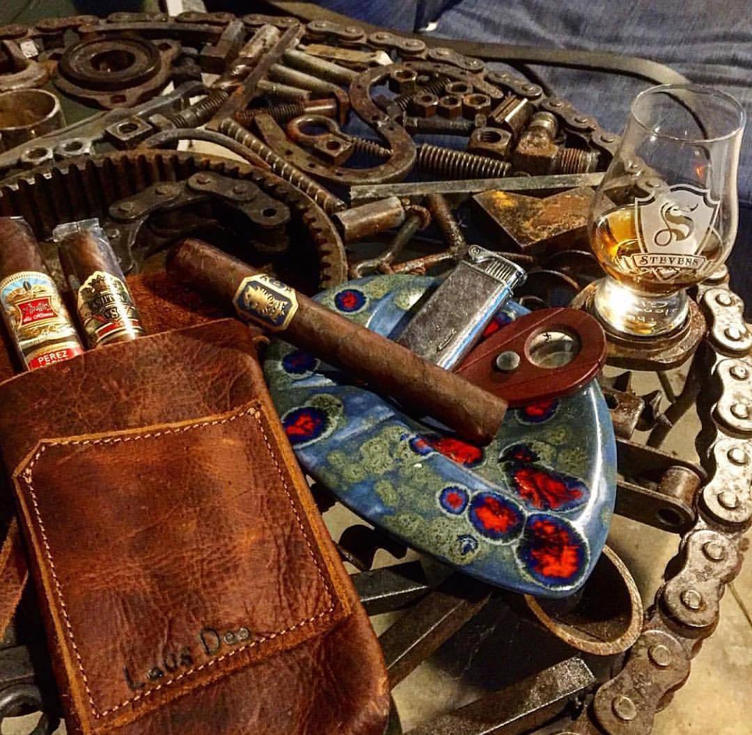 Another great pic by Brian @bdsdoc showing his #OriginalDesign Legendary Saxon Cigar Carrier 🔥💨 #ruggedluxury ⚒⚒ #madeinusa #cigar #cigars #botl #sotl #nowsmoking #charuto #habanos Check out the different colors and leathers at www.LegendarySaxon.com