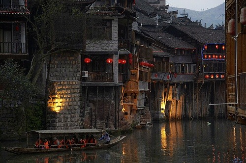 bluepueblo:
“Ancient, Fenghuang, China
photo via all
”