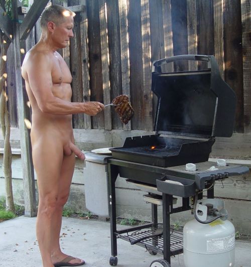 BBQ Naked——–