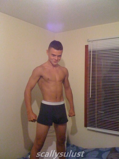 scallysulust: “ Scally In boxers ”