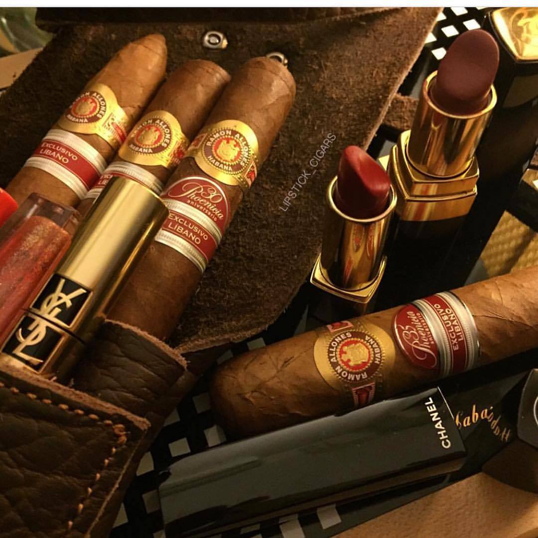 A Legendary Saxon thick, supple American Bison hide cigar carrier. Keep the pics coming friends! 👊🏼👍🏼 #Reposting @lipstick_cigars with @instarepost_app – Love Friday evenings 😀 with lipsticks 💄 and cigars 💨. #tgif #cigar #cigars #cigarsociety...