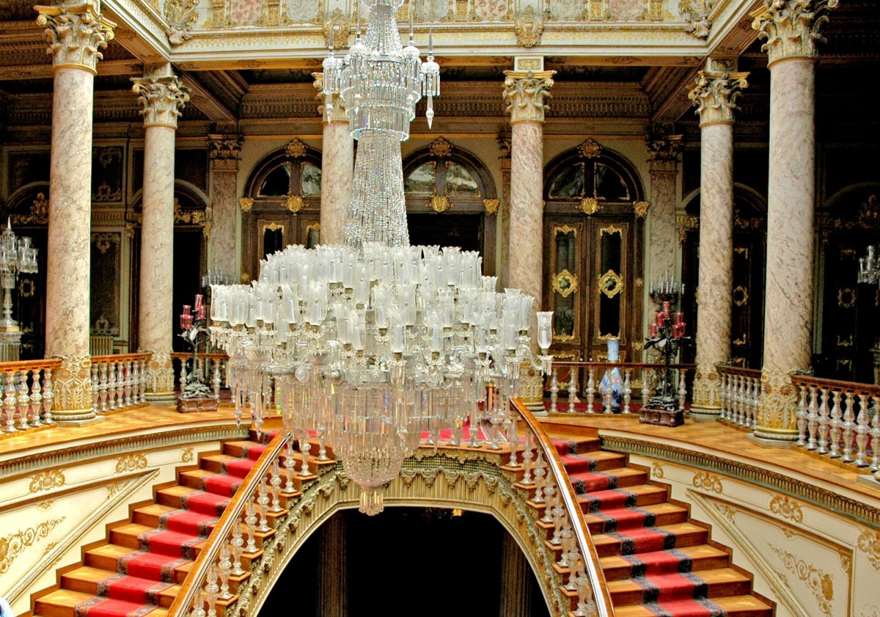 versaillesadness: Dolmabahce Palace, Istanbul, Turkey.IG: Versaillesadness_