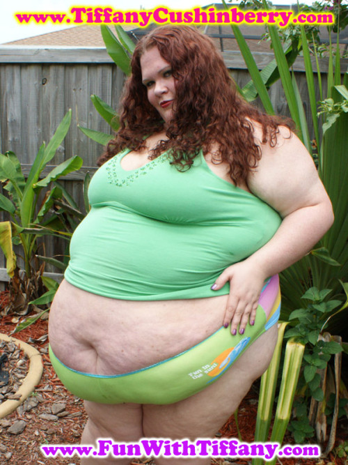 I love how far out my belly sticks!
My Clip Store: www.FunWithTiffany.com
My Website: www.TiffanyCushinberry.com
#bbw #ssbbw #obese #belly #fat #tiffanycushinberry #fatty #feedee #feedist #gainer #bbwtiffany #camgirl #bbwporn #ssbbwporn #fatbelly #fa...
