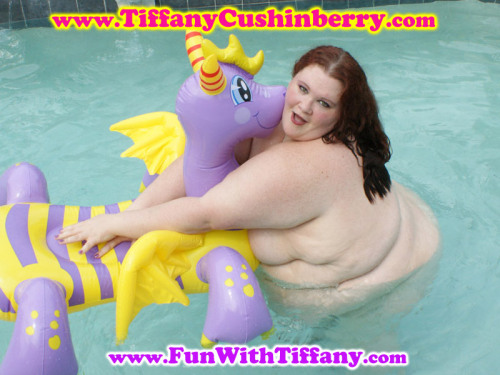 I love playing in the pool, come join me!
My Clip Store: www.FunWithTiffany.com
My Website: www.TiffanyCushinberry.com
#bbw #ssbbw #obese #belly #fat #tiffanycushinberry #fatty #feedee #feedist #gainer #bbwtiffany #camgirl #bbwporn #ssbbwporn...